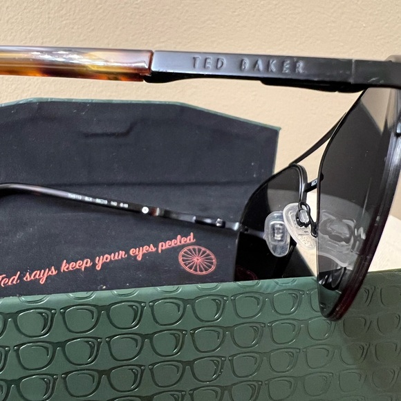 Ted Baker Aviator Unisex Sunglasses - Picture 6 of 12